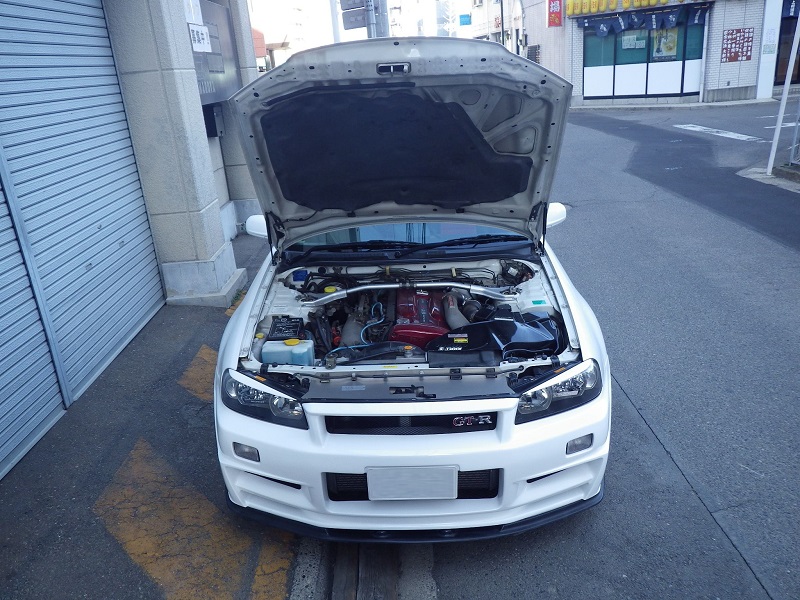 MAROYA 日産 スカイラインGT-R［BNR34］用ボンネットダンパー