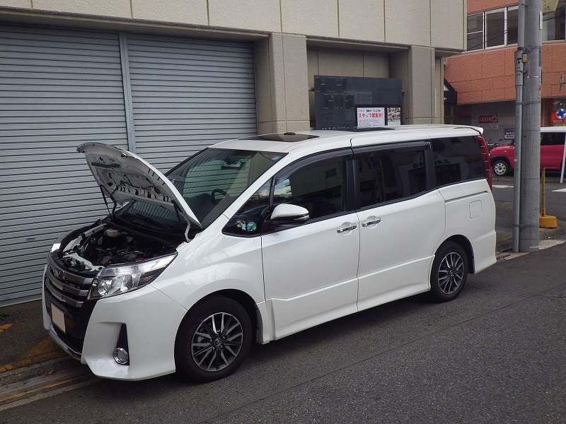 MAROYA トヨタ ノア［ZRR80］用ボンネットダンパー